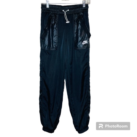 SOLD Sportswear Woven Cargo Pants size XS - Picture 5 of 14